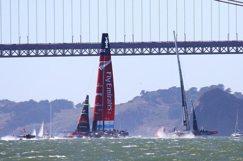 Oracle Team USA v Emirates Team New Zealand. America’s Cup Day 6 San Francisco. Emirates Team NZ and Oracle Team USA swap the lead at Mark 3 of Race 10 © Richard Gladwell www.photosport.co.nz